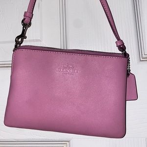 Coach Baseman clutch